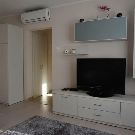 Apartment Ap Stefania Intre Satul De Vacanta Si City Park Mall